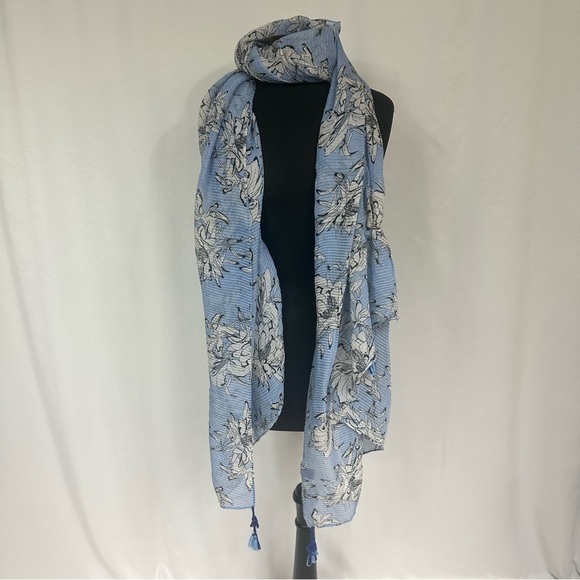 STEVE Madden Hibiscus Blue Scarf - Picture 4 of 4